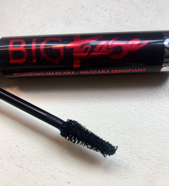 #WorthTheHype: Buxom Big Tease Plumping Mascara, Reviewed